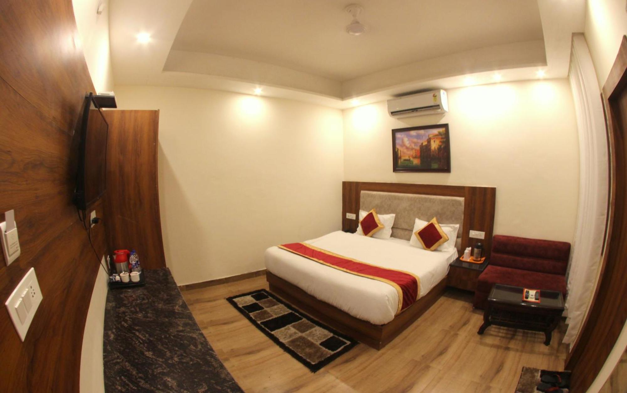 The Royal Bhumesh Hotel Katra  Ngoại thất bức ảnh